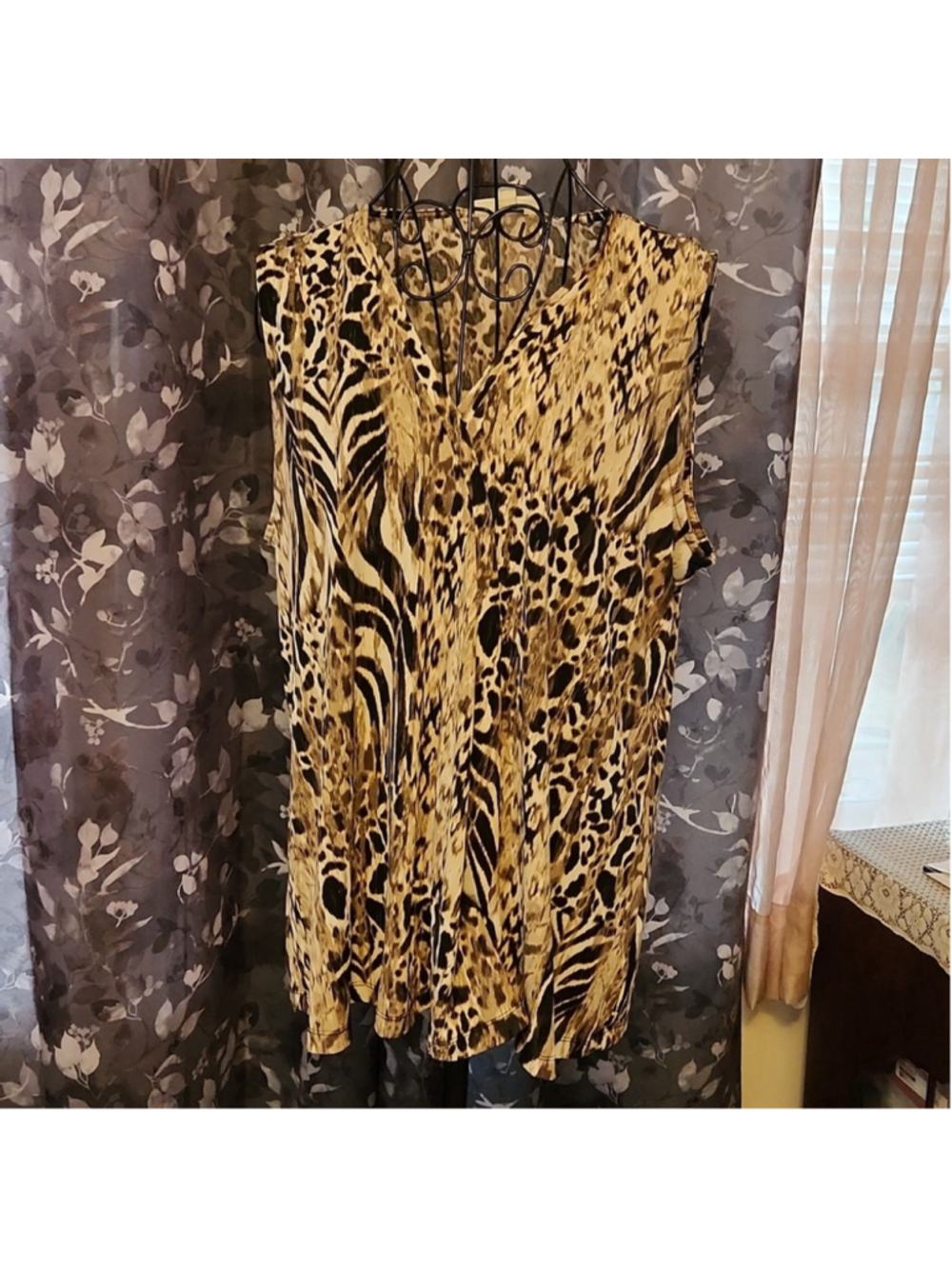 Dana Buchman Leopard Print Top
